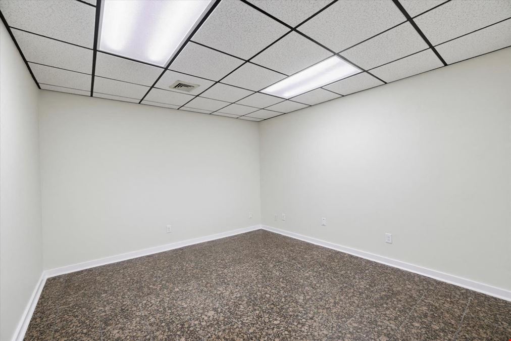 Office Bldg in Alexus Estates