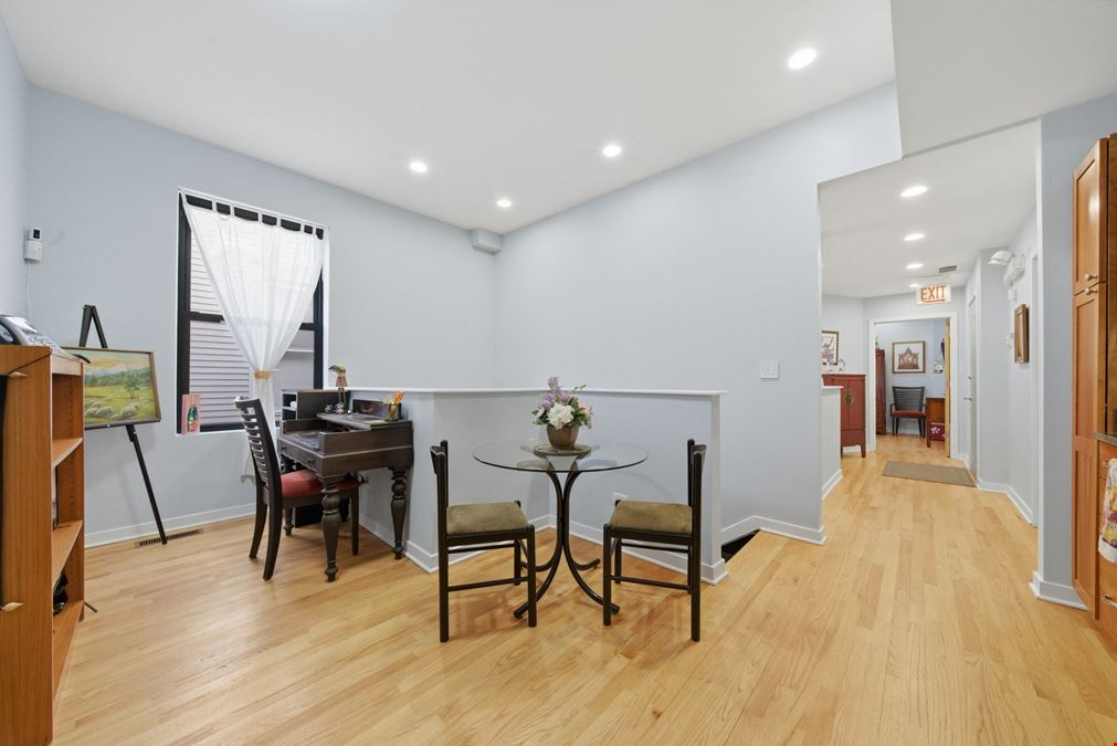 1733 W. Lawrence Ave | Unit CU2