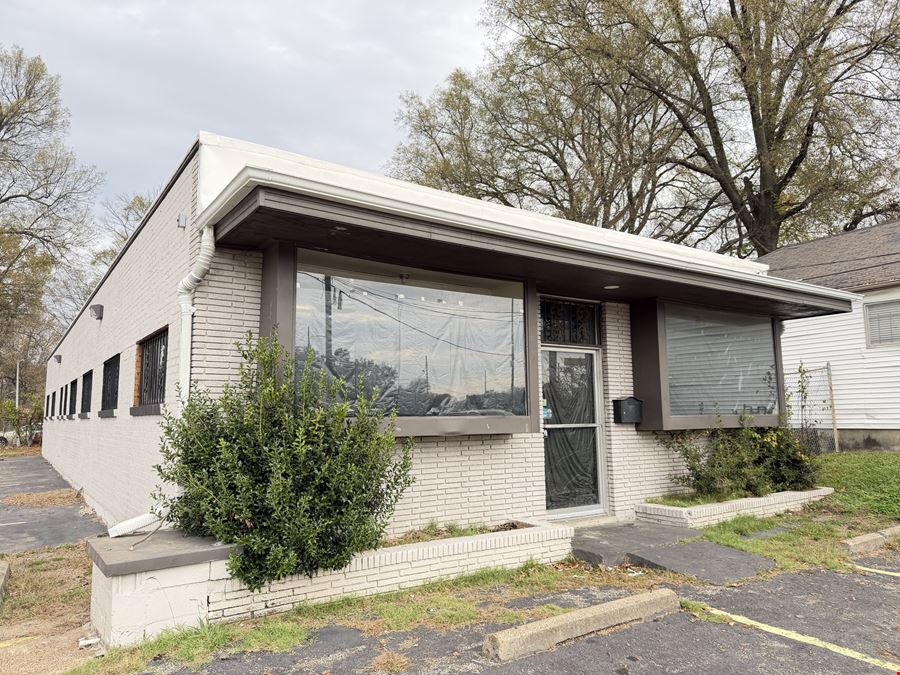2390 Lamar Avenue