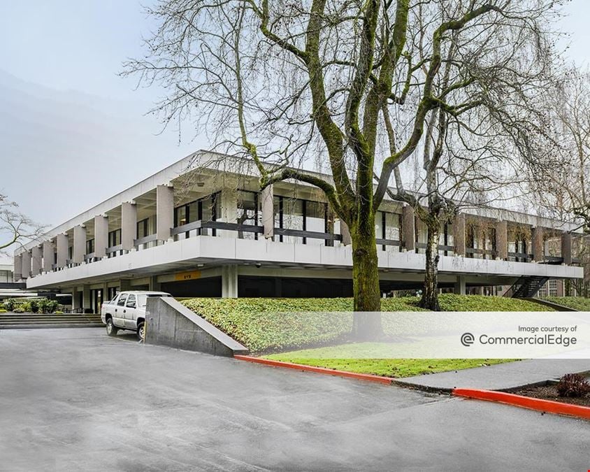 Lloyd Plaza