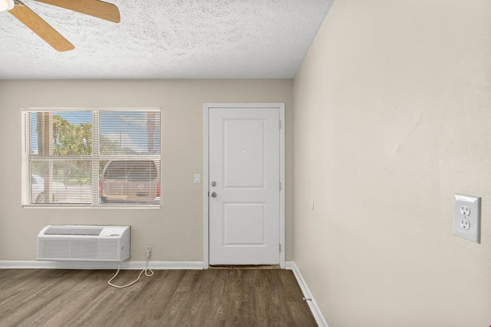 644 Caladium Cir
