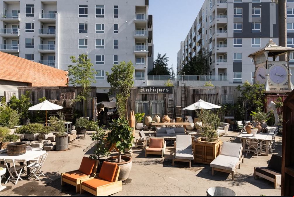 3334 La Cienega Pl