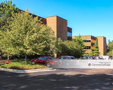 696 Centre