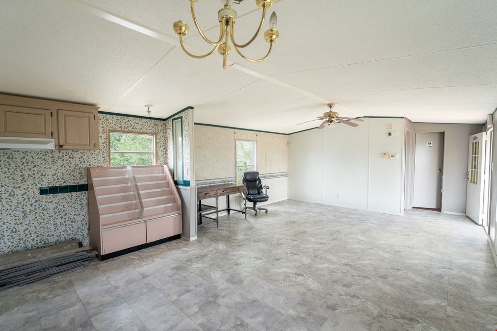 Ground & Building Lease Available | ±1.96 AC Retail Land | Weslaco, TX