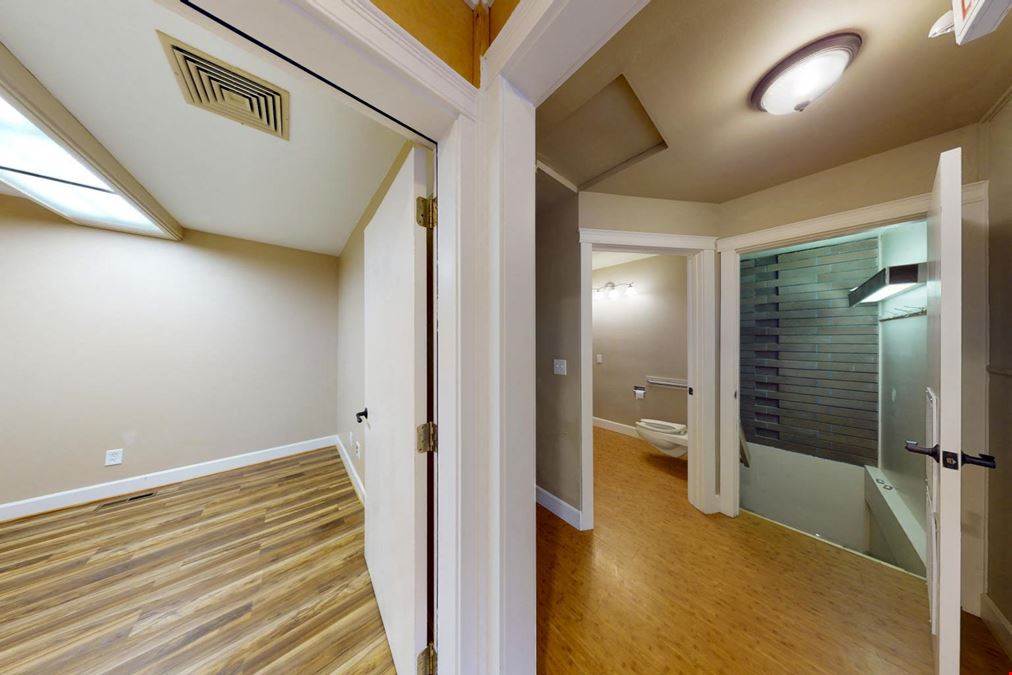 520 Lilly Rd NE #2