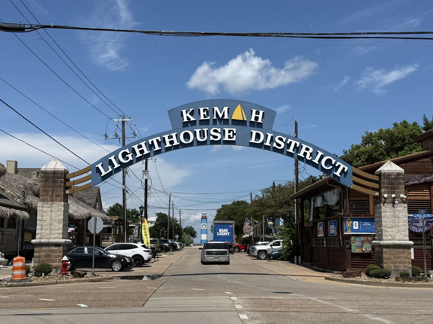 405 8th St, Kemah TX 77565- Office/Retail Opportunity