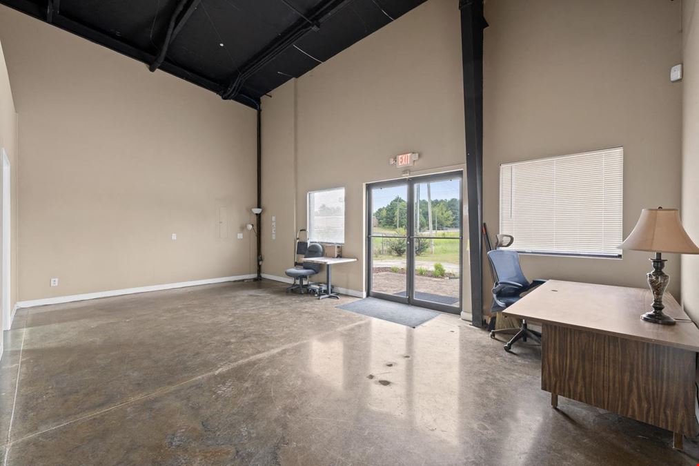 6100 square feet Warehouse with office space