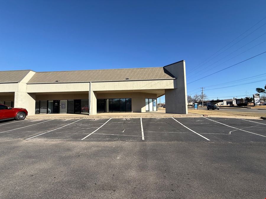 River Oaks Plaza/Office