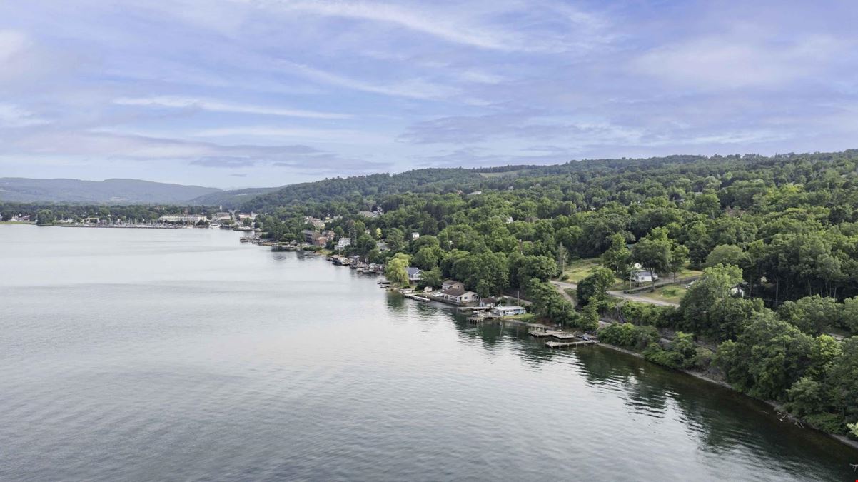 Admiral Peabody's  Lakeside Lodging