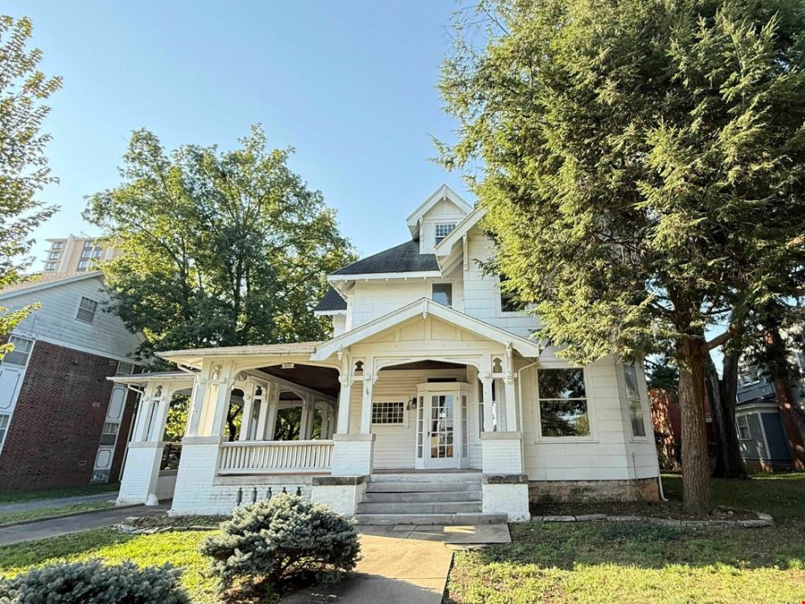800 E Walnut St