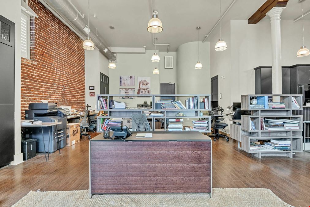 Mixed-Use Condo in the Jacksonian