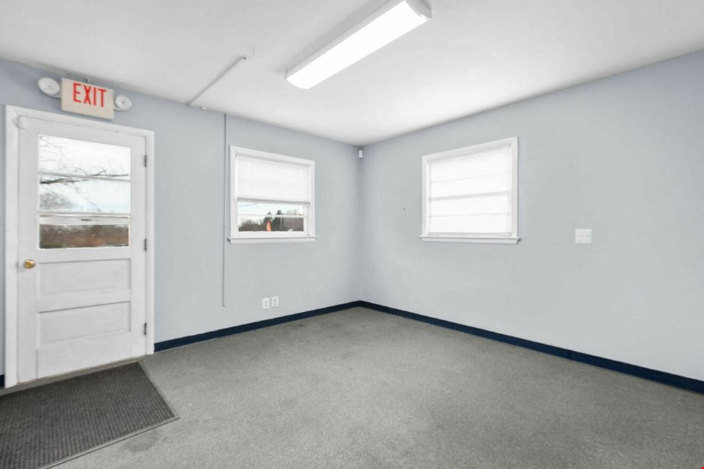 Rt 17 Yard Space