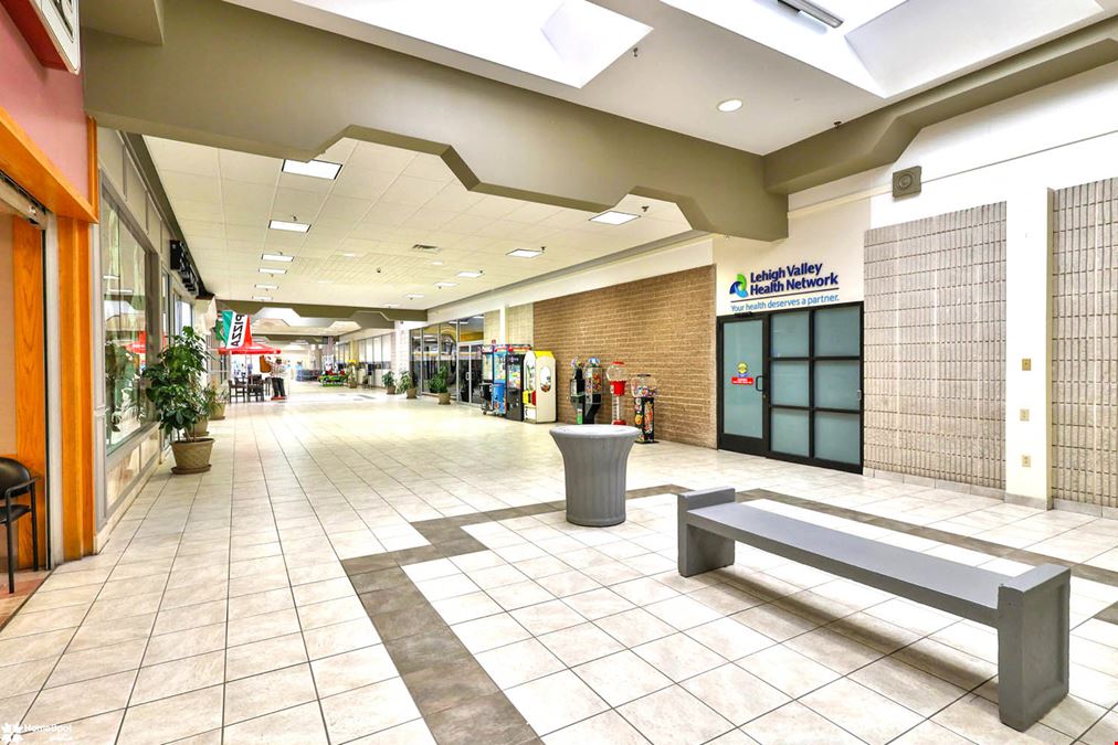 Carbon Plaza Mall