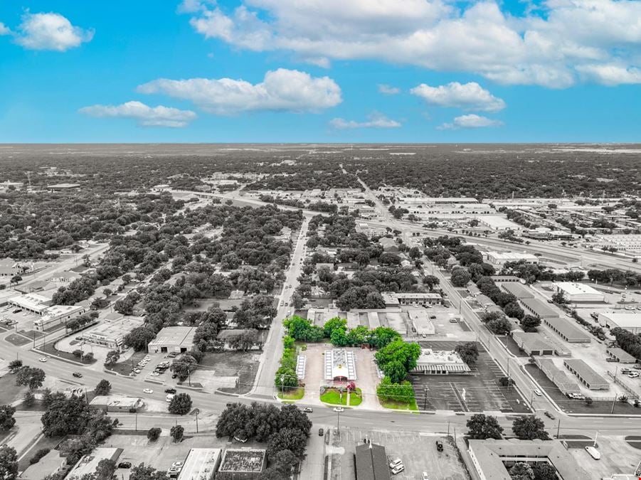 1,704 SF for Sale or Lease in Irving