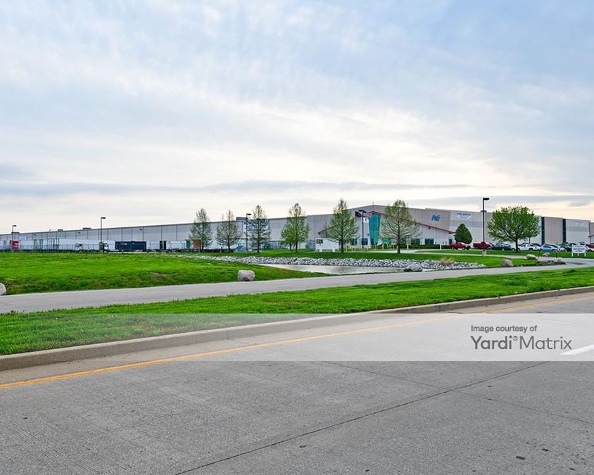 Gateway Commerce Center - 3 Gateway Commerce Center Drive East
