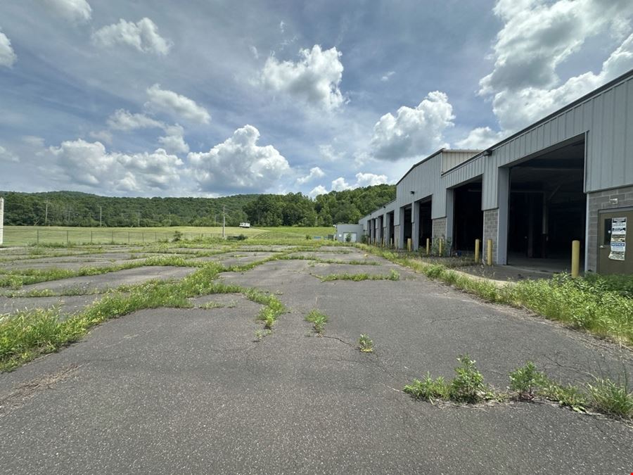 58,798+/- SF Industrial Site consist of 3 Bldgs.