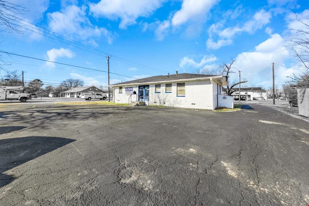 200 E Russell Ave