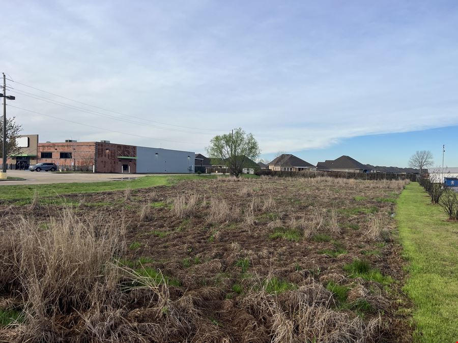 5588 Barksdale Boulevard, Bossier City