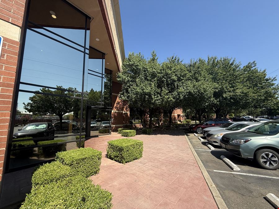 Larkspur Centre