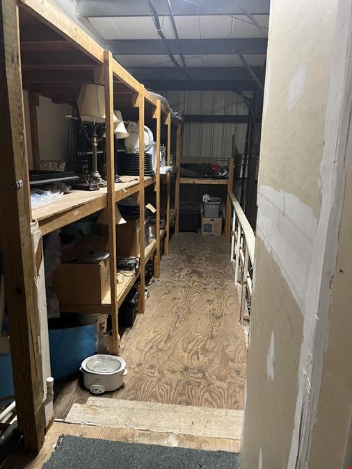 For Lease Lt Industrial 4002 sq. ft. Unit