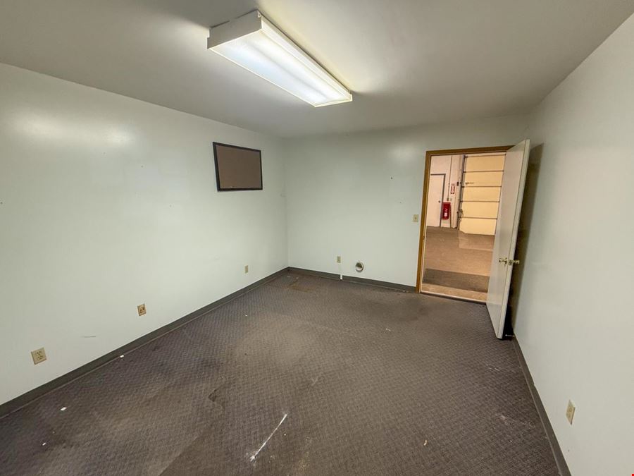 504 4th Ave NW Rochester - Shop Space For Lease