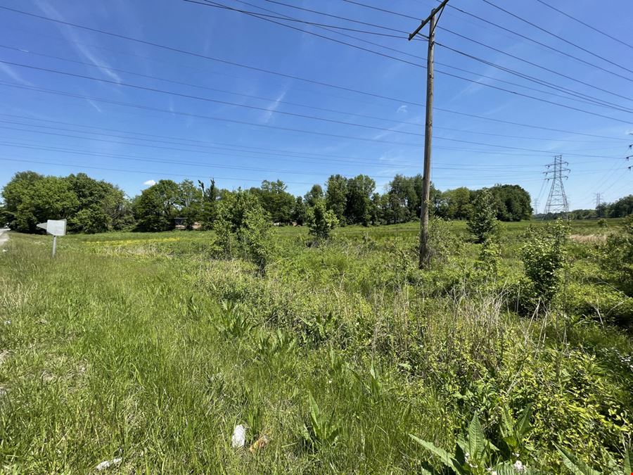 Residential Development Opportunity of 35 Acres Zoned R4 / R1