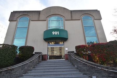 Preview of commercial space at 901 Farmington Avenue