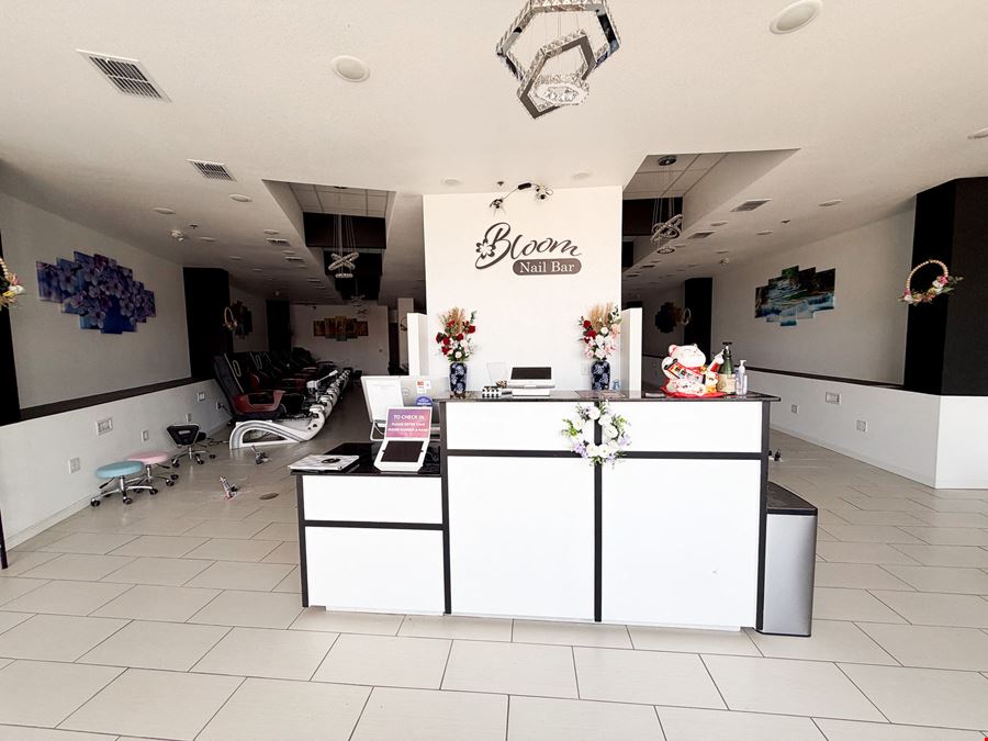 Vintage Retail Plaza