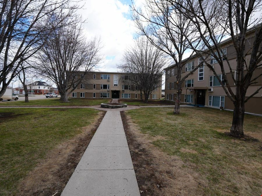 35 Apt Units: Highland Drive