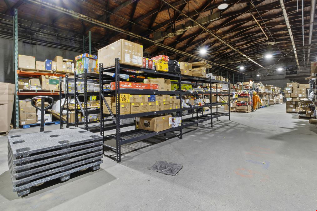 +/- 37,000 SF Multi-Tenant Industrial Building on 4.57 Acres