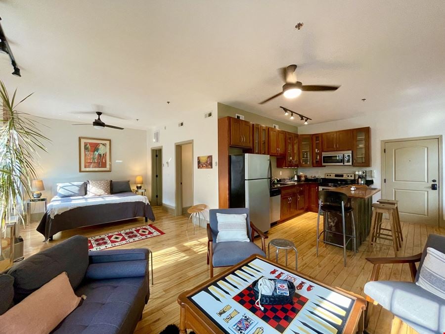 5 Walnut Wine Bar + 4 Residential Units (STR)