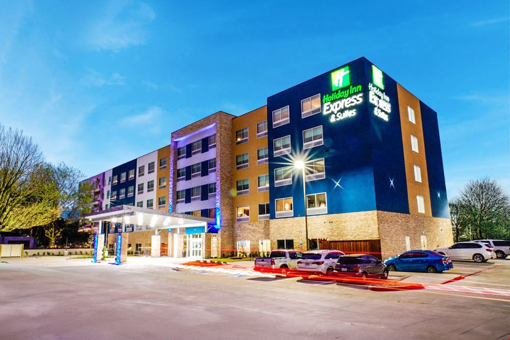 Holiday Inn Express & Suites Dallas Market Ctr - Love Field