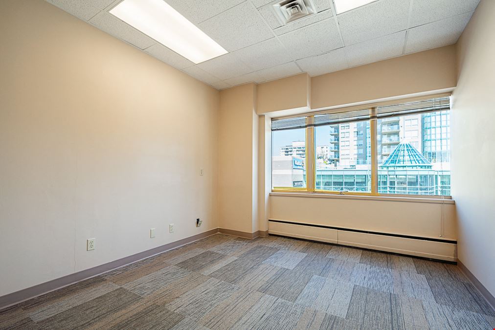 6th & 6th Professional Building