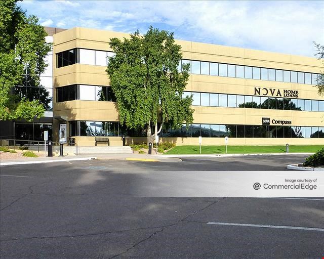 Camelback Lakes Corporate Center