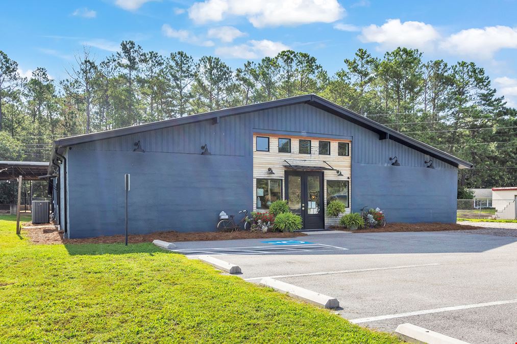 Fully Renovated Flex/Retail Commercial Building