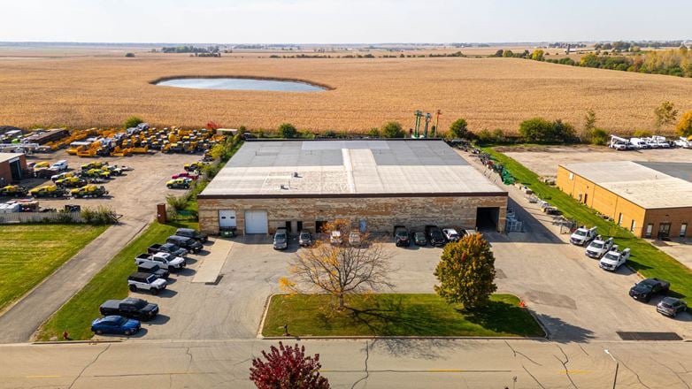 Preview of Industrial space for Rent at 600 N Heartland Dr