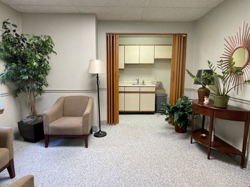 5113 N Executive Dr Suite 103