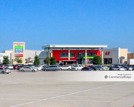Preview of Retail space for Rent at 2201 South Interstate 35 East