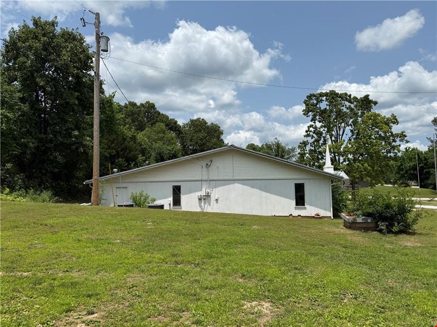 1602 Highway 7 N