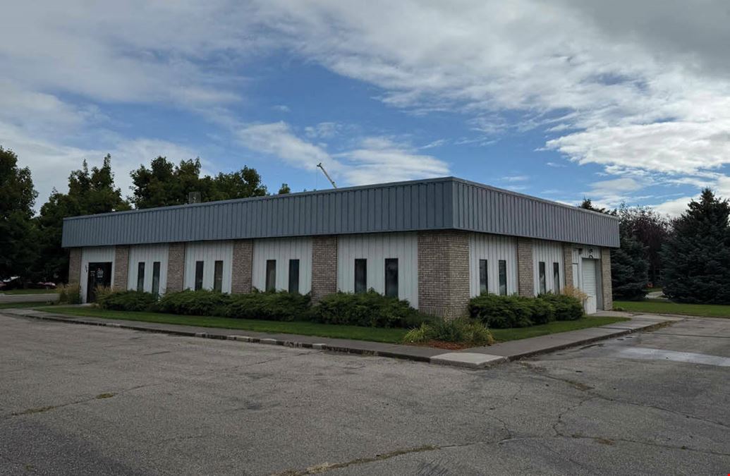 Single Tenant Office With Showroom