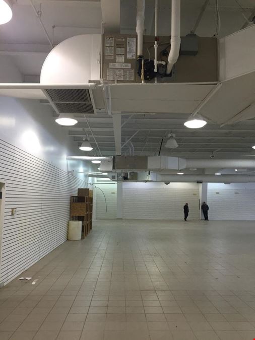 ±11,236 Flex Retail on ±4.33 acres