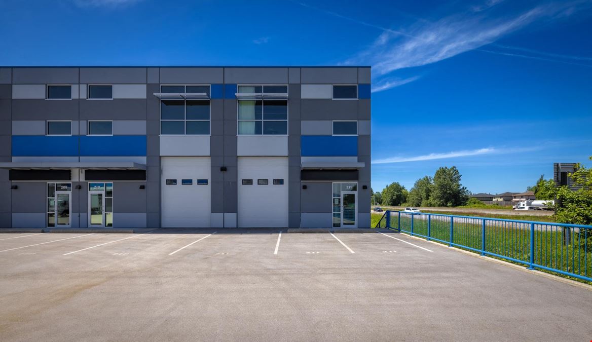 211,23251 Fraserwood Way