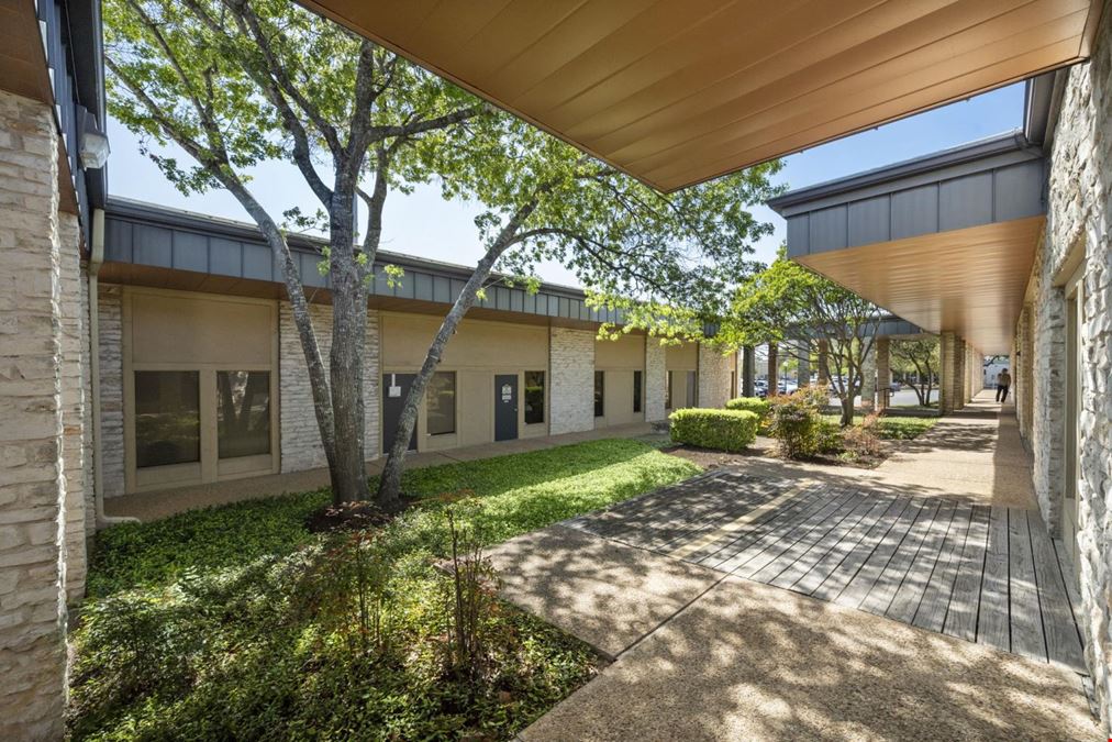 Lakehills Office Park