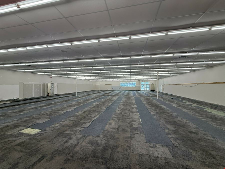 106 W Grand River Ave