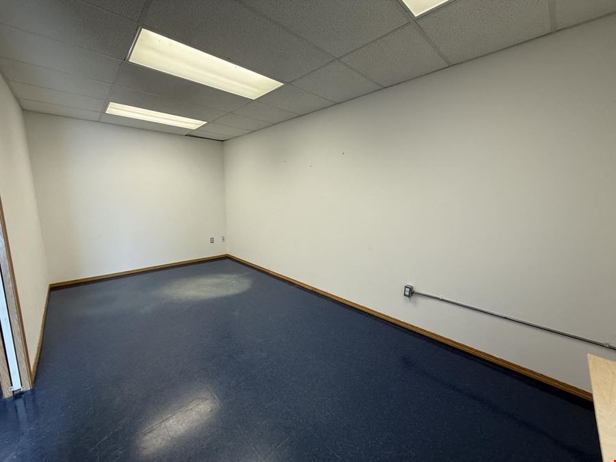 7459 Edgar Industrial Bend - Unit 7