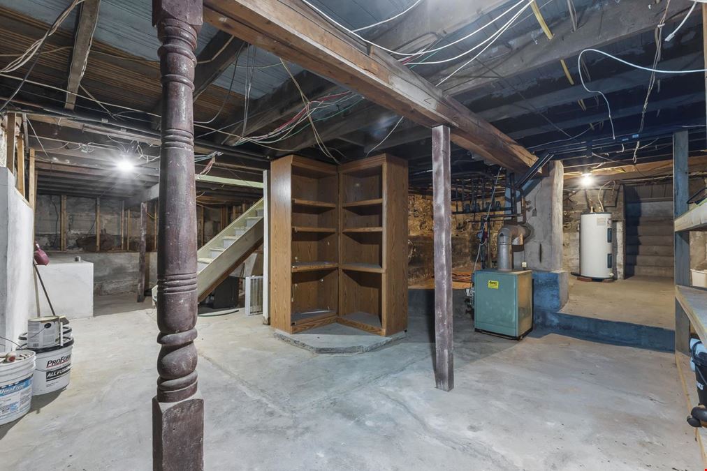 407 W St Joseph St