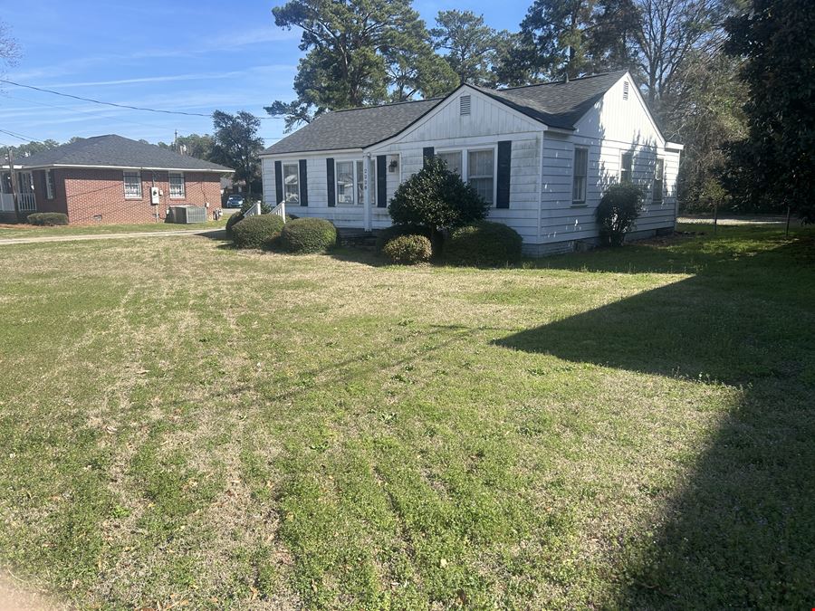 Commercial Building available on Palmetto st.