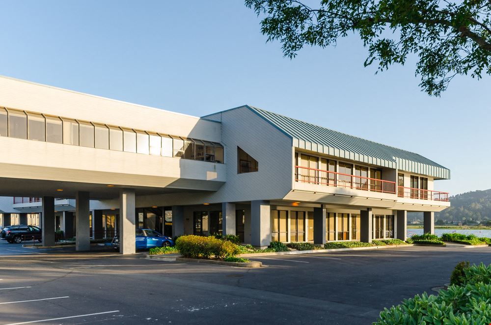 Shelterpoint Business Center