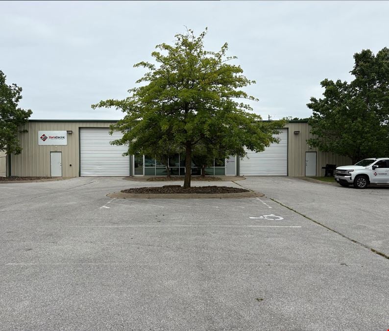 208 Commercial Ave