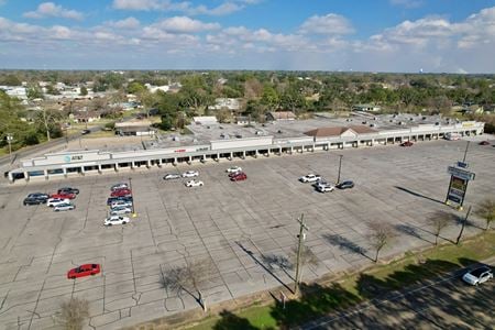 Preview of Retail space for Rent at 627 E Admiral Doyle Drive